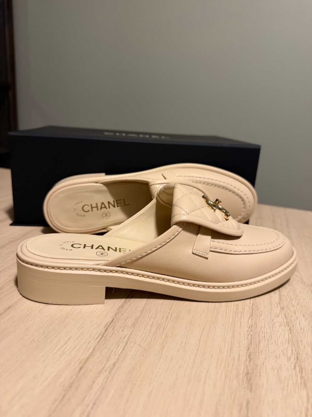 Chanel Lambskin Quilted CC Turnlock Mules 37.5 Light Beige - Picture 4 of 5